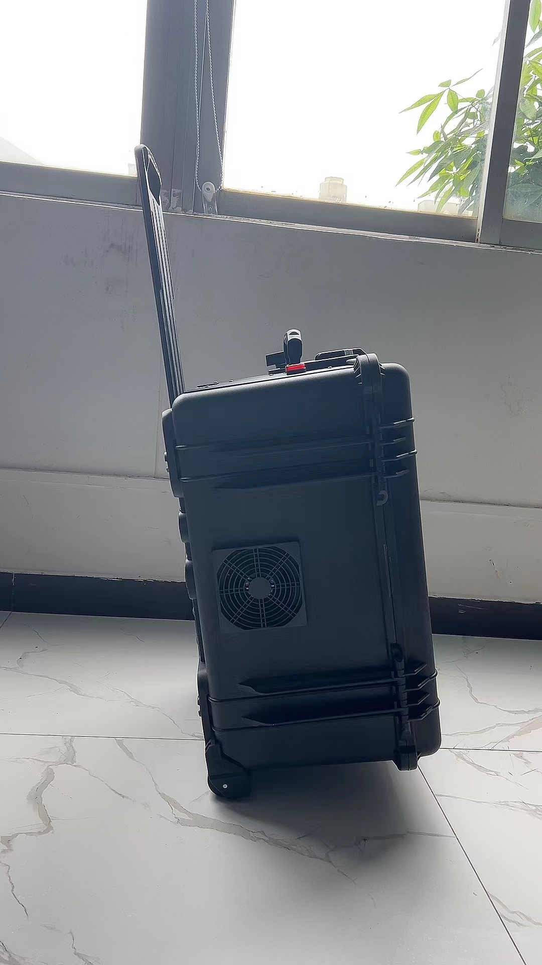 铁东手拉箱型移动通信干扰器